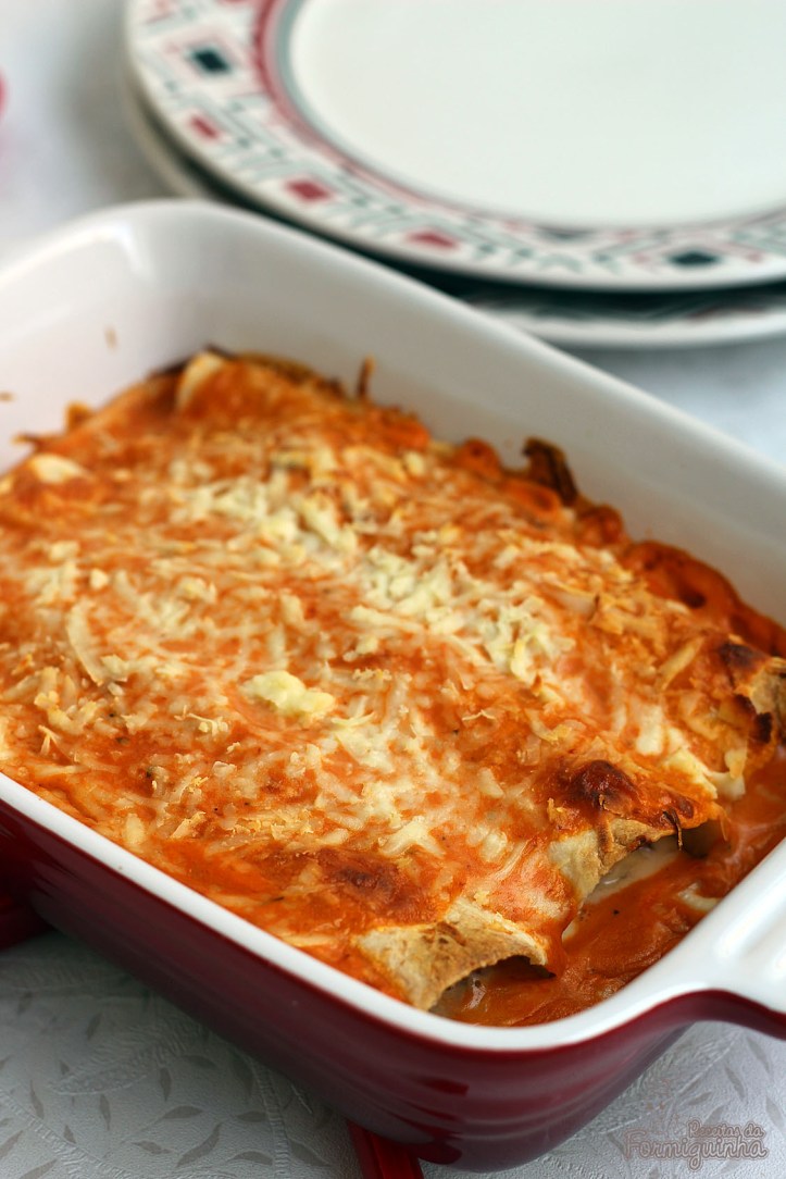 Esse Canelone com Rap10 é rápido, prático e delicioso... O recheio pode ficar por sua conta, o que vale aqui é usar a massa pronta e economizar tempo na cozinha!