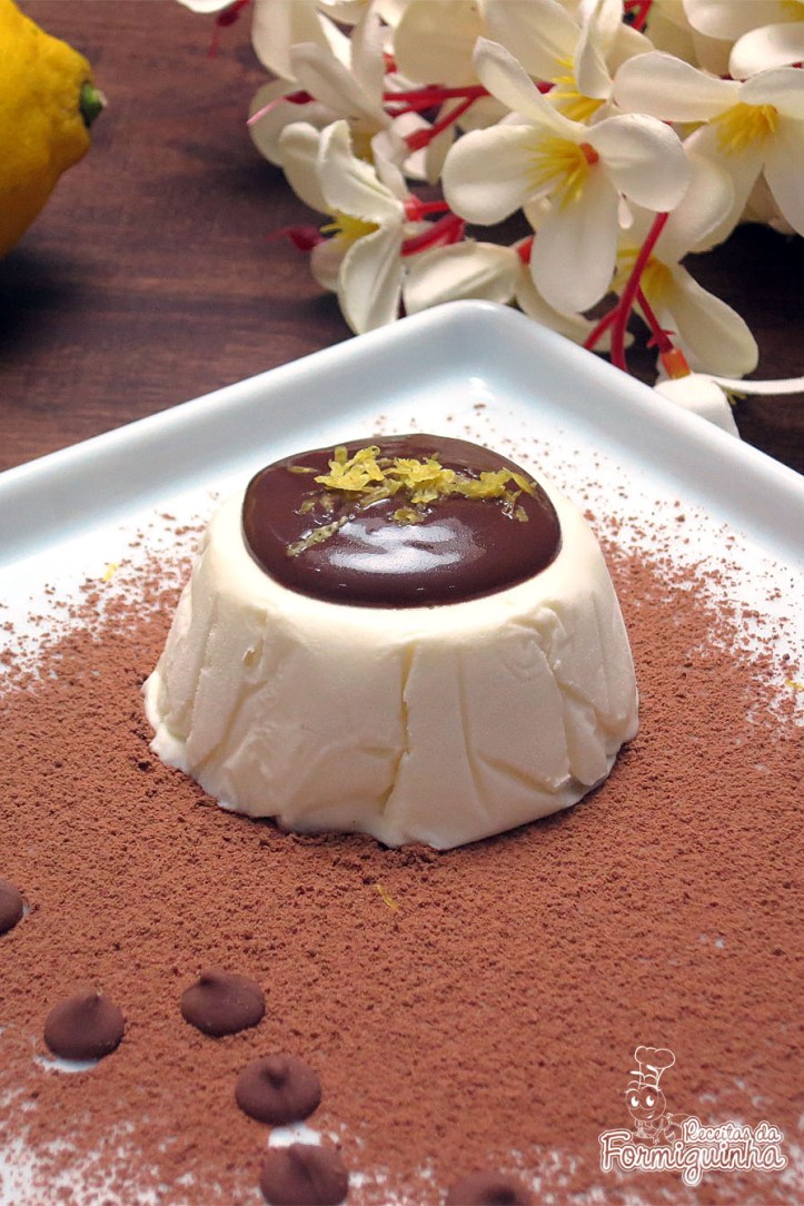 Semifreddo é a versão italiana macia e suave de um sorvete e esse de limão siciliano fica incrível!