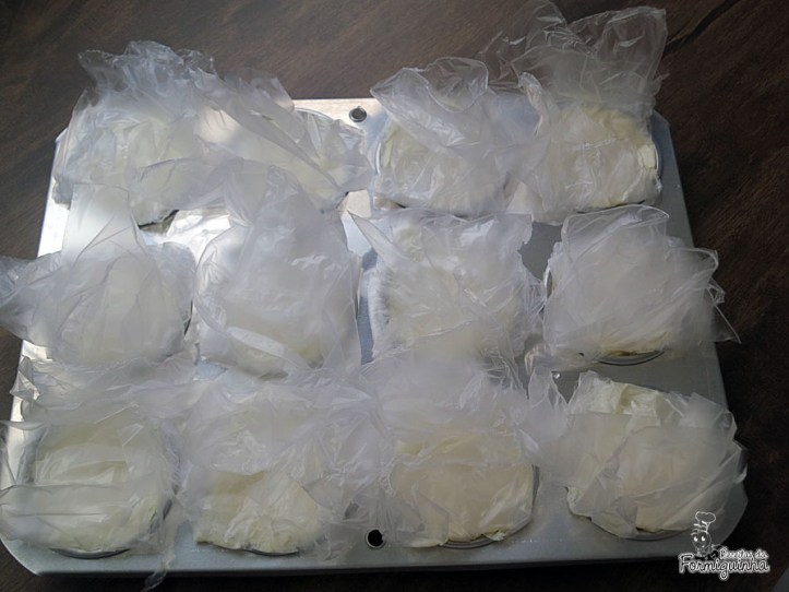 Semifreddo é a versão italiana macia e suave de um sorvete e esse de limão siciliano fica incrível!