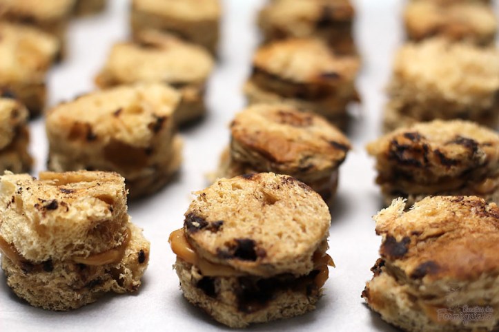 Sobrou panetone do Natal? Faça alfajor de panetone! Fica incrível!!