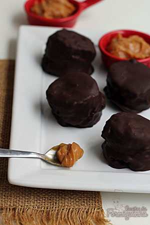 Sobrou panetone do Natal? Faça alfajor de panetone! Fica incrível!!