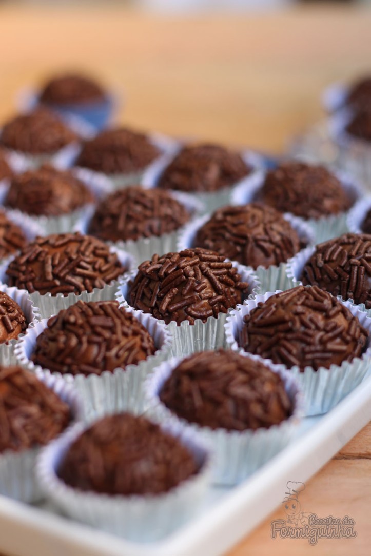O maravilhoso Ovomaltine em forma de brigadeiro! Vem aprender a fazer o brigadeiro de ovomaltine!!!