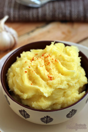 Faça em casa o Purê de Batatas com Alho Assado que fica melhor do que aquele do restaurante australiano!!!