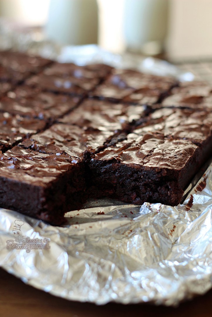 Úmido, saboroso e perfeito! Não dá para resistir a esses Brownies de Cacau...