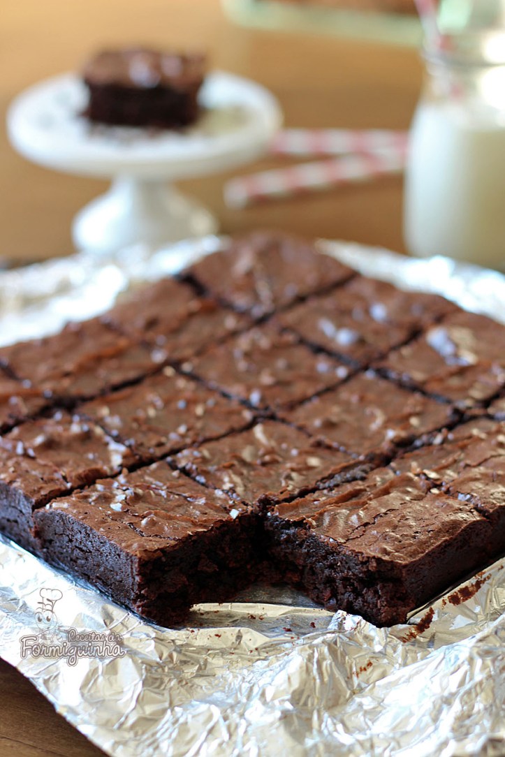 Úmido, saboroso e perfeito! Não dá para resistir a esses Brownies de Cacau...
