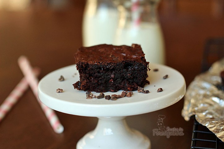 Úmido, saboroso e perfeito! Não dá para resistir a esses Brownies de Cacau...