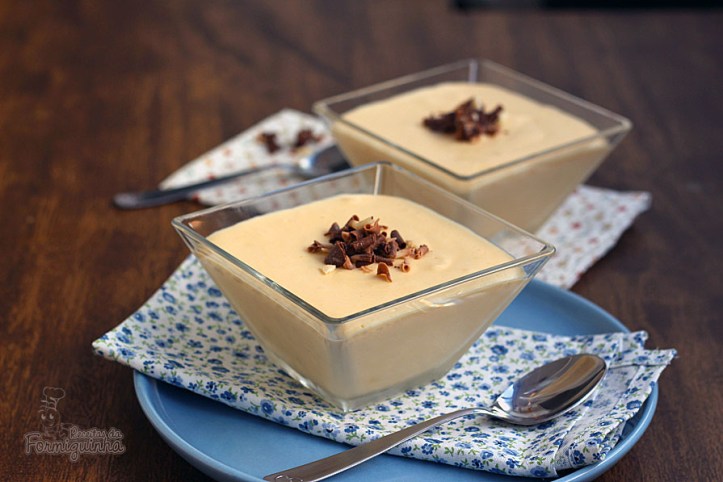 Maravilhosa sobremesa para encantar seus convidados! Mousse de Chocolate Branco é a melhor pedida...