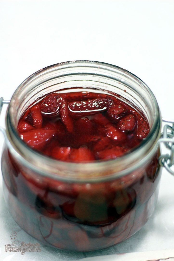 Deliciosa e fácil de fazer! Essa Calda de Morangos vai te surpreender!!!