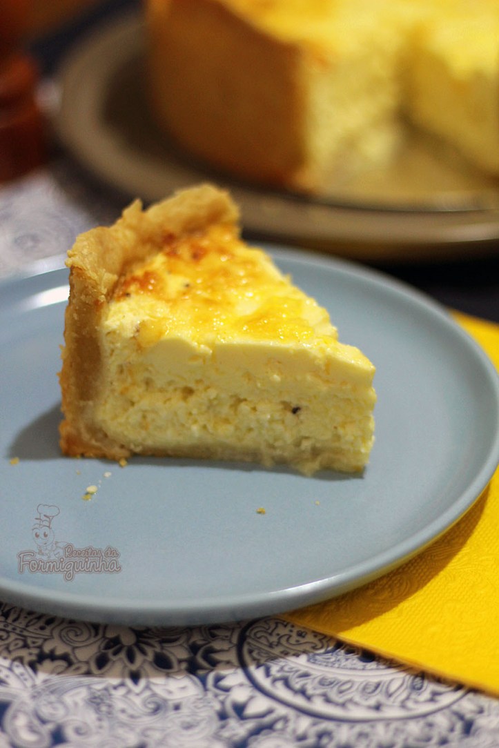 Recheio cremoso de queijo minas nesse lindo e perfumado quiche de queijo branco...