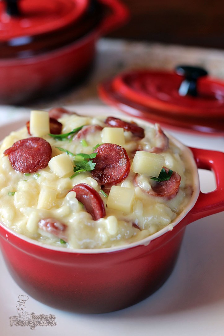 O melhor risoto que você vai experimentar! O sabor desse Risoto de Linguicinha e Queijo Gruyère é incrível!! Experimente...