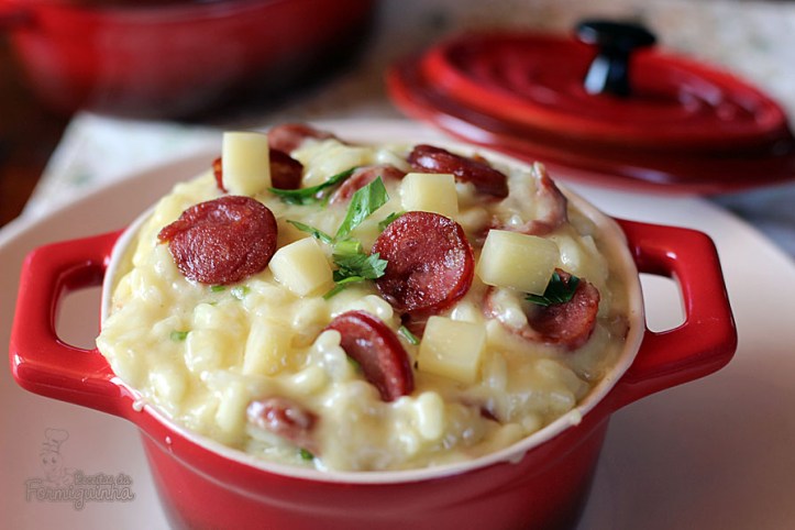 O melhor risoto que você vai experimentar! O sabor desse Risoto de Linguicinha e Queijo Gruyère é incrível!! Experimente...