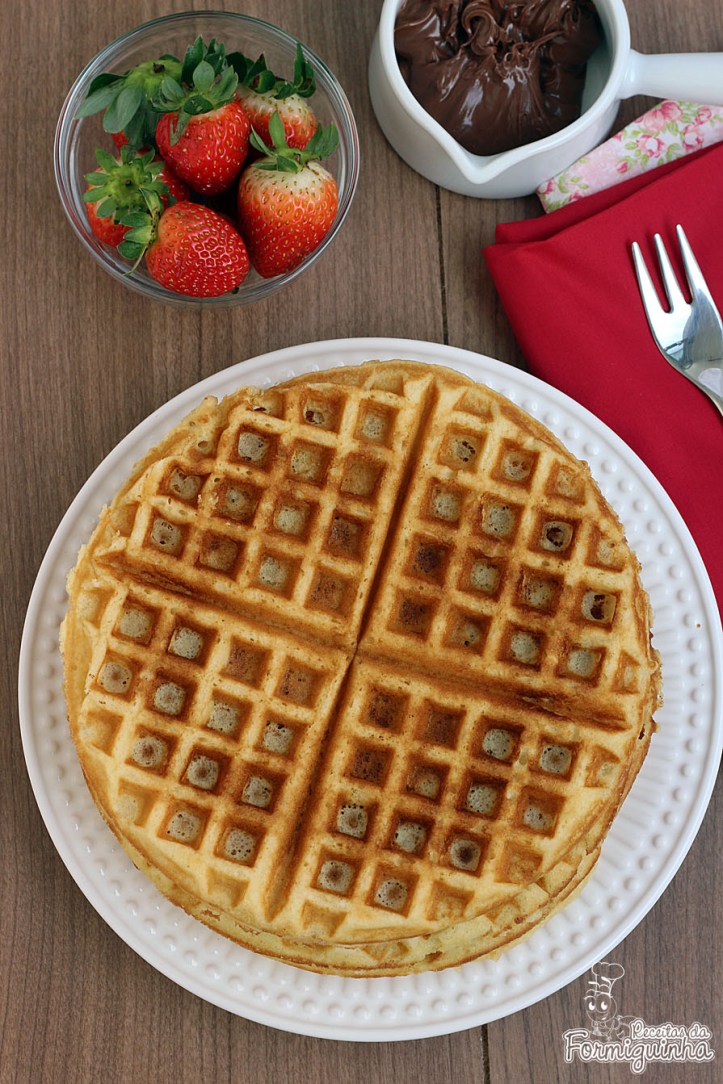 Quentinhos e deliciosos no café da manhã ou no lanche da tarde! Recheie com o quiser: frutas, caldas, sorvetes, iogurtes.. Deixe a imaginação comandar!