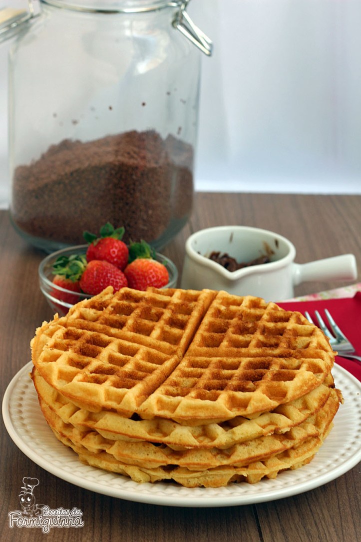 Quentinhos e deliciosos no café da manhã ou no lanche da tarde! Recheie com o quiser: frutas, caldas, sorvetes, iogurtes.. Deixe a imaginação comandar!