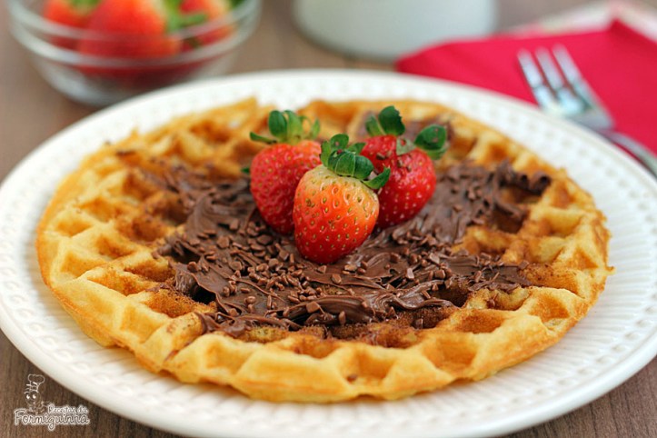 Quentinhos e deliciosos no café da manhã ou no lanche da tarde! Recheie com o quiser: frutas, caldas, sorvetes, iogurtes.. Deixe a imaginação comandar!