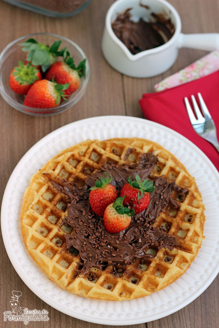 Quentinhos e deliciosos no café da manhã ou no lanche da tarde! Recheie com o quiser: frutas, caldas, sorvetes, iogurtes.. Deixe a imaginação comandar!