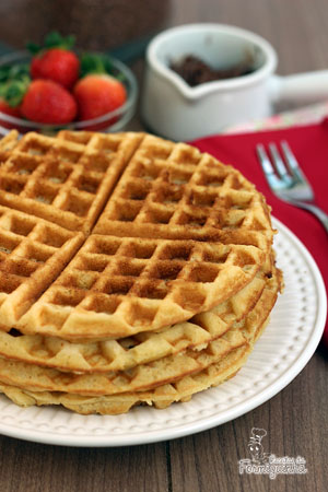 Quentinhos e deliciosos no café da manhã ou no lanche da tarde! Recheie com o quiser: frutas, caldas, sorvetes, iogurtes.. Deixe a imaginação comandar!