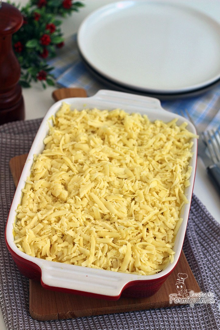 Refeição completa e deliciosa com esse Bolo de Batata Baroa com Calabresa