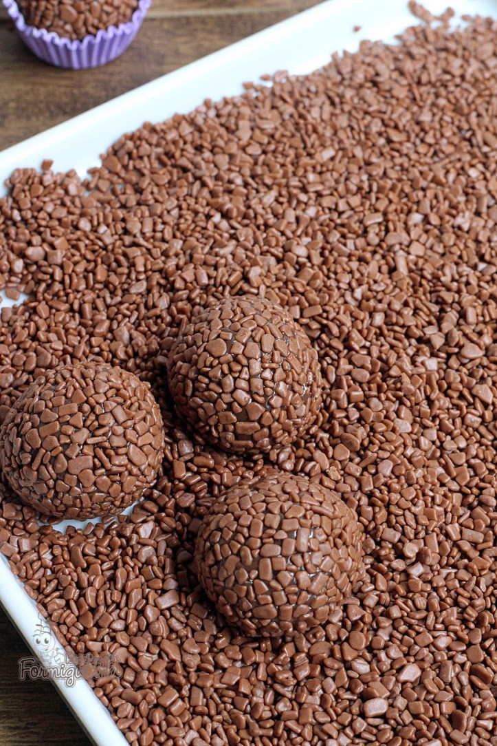 O mais tradicional docinho brasileiro em seu sabor mais delicioso: brigadeiro de cacau