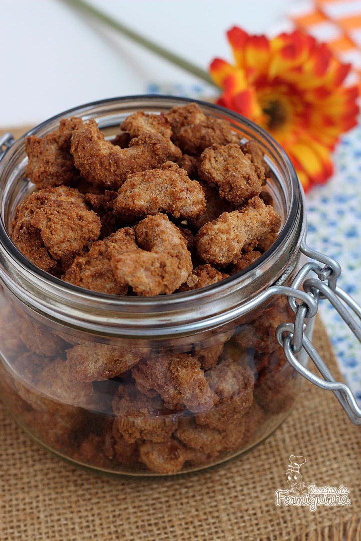 Agora você não precisa mais comprar essas Castanhas Crocantes no quiosque do shopping porque você pode fazer em casa!