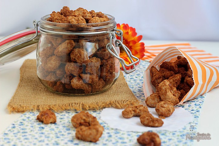 Agora você não precisa mais comprar essas Castanhas Crocantes no quiosque do shopping porque você pode fazer em casa!