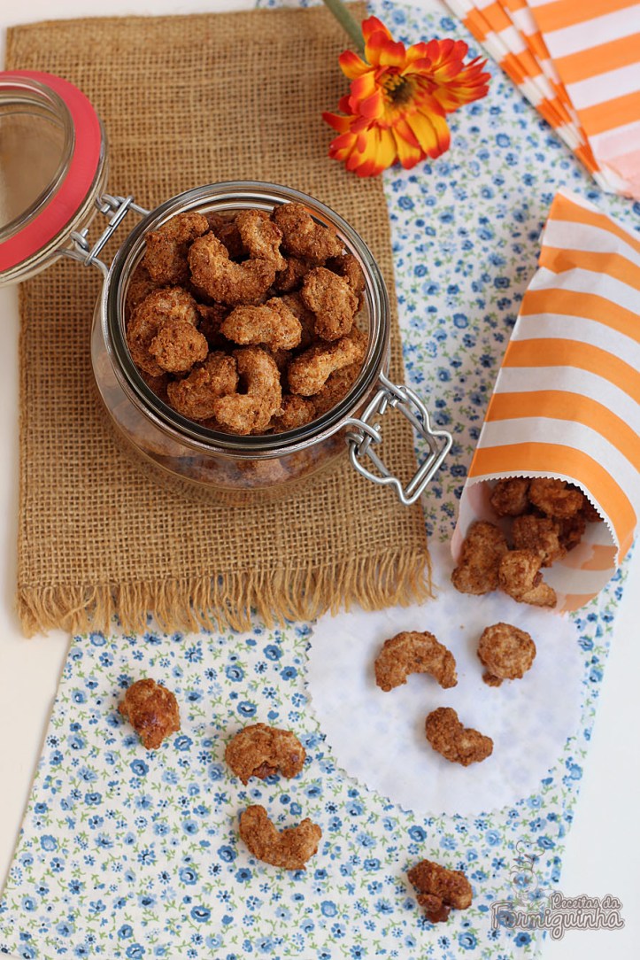 Agora você não precisa mais comprar essas Castanhas Crocantes no quiosque do shopping porque você pode fazer em casa!