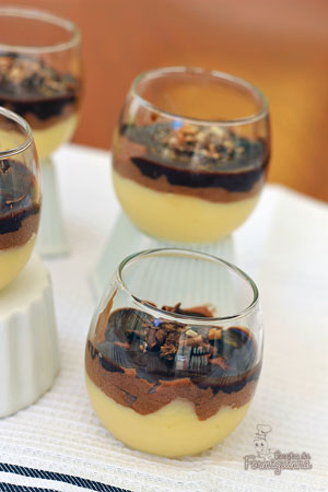 Daquelas receitinhas que você nem imagina como vai ficar deliciosa! Não deixe de conhecer essa Mousse de Chocolate e Creme de Baunilha...