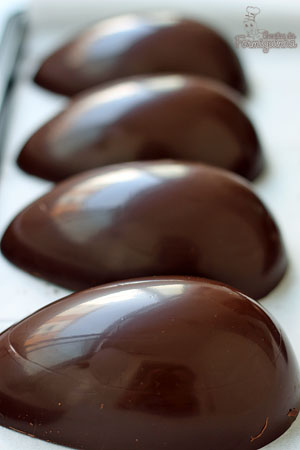 Aprenda a fazer a casca de Ovo de Páscoa que você pode usar para fazer ovos de colher...