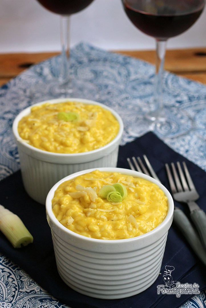 Incorpado e delicioso! Esse Risoto de Creme de Alho Poró vai fazer sucesso naquele jantar a dois... acredite..
