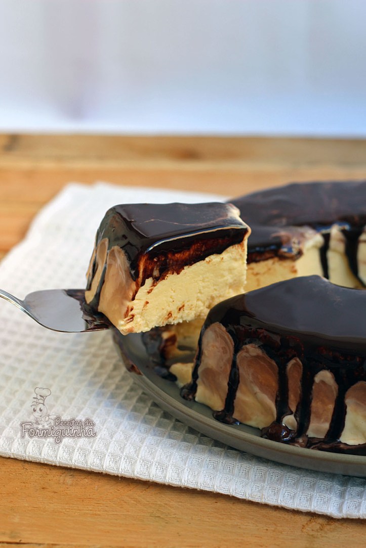 Muito calor?! Se refresque com esse Sorvetão, também conhecido como Torta de Sorvete! É fácil de preparar e uma delícia...