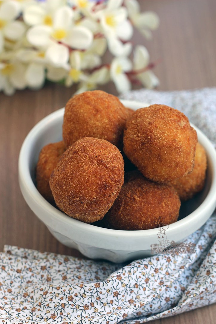 Melhor do que risoto são esses bolinhos de risoto chamados Arancinis... Surpreenda-se!