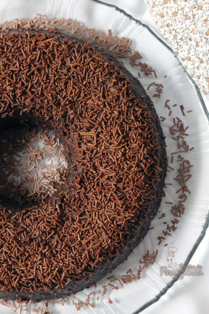 Surpreenda sua família e amigos com essa sobremesa mega fácil de fazer e super saborosa! Brigadeirão feito no microondas! Arrase!!