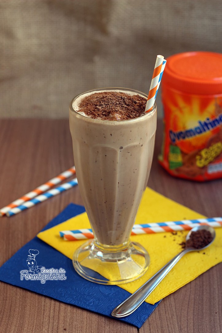 Faça em casa o Milkshake de Ovomaltine igualzinho ao da lanchonete! E capriche na porção da crocância...
