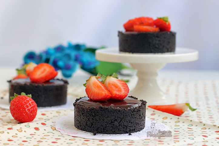 Oreo + Nutella = Felicidade ... delicie-se com porções individuais de muito sabor! Essas mini tortinhas nem precisam ir ao forno, não é o máximo?!