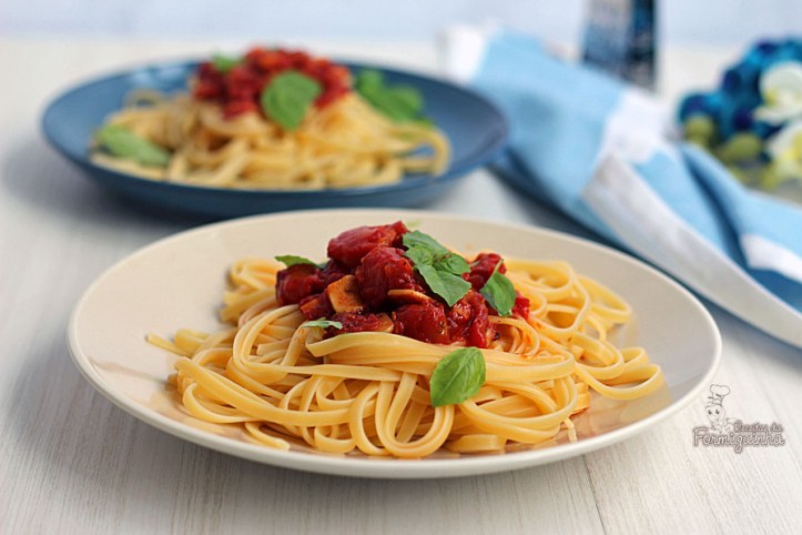 Combinação de sabores perfeita nesse Espaguete com Molho de Tomate, Alho e Manjericão... Hummm...
