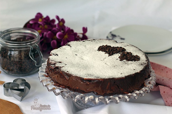 Camada crocante de biscoito intercalada com brigadeiro.. Não tem como dar erro essa maravilhosa Torta de Palha Italiana Recheada..