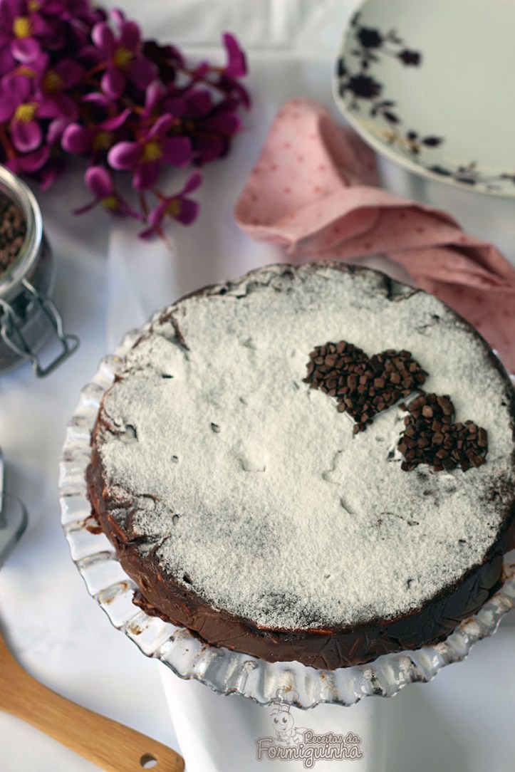 Camada crocante de biscoito intercalada com brigadeiro.. Não tem como dar erro essa maravilhosa Torta de Palha Italiana Recheada..