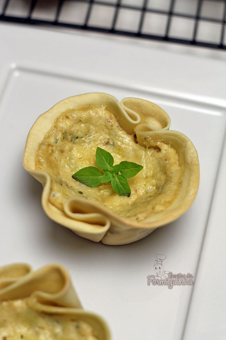 Incrível tortinha de 3 queijos feita com massa de pastel! Surpreenda-se!!!