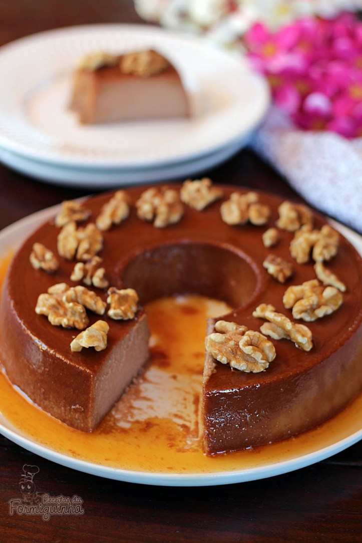 Sabor suave de nozes misturado a leveza do chocolate em uma massa densa e extremamente saborosa. Quem vai resistir a esse pudim de nozes?