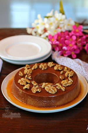 Sabor suave de nozes misturado a leveza do chocolate em uma massa densa e extremamente saborosa. Quem vai resistir a esse pudim de nozes?