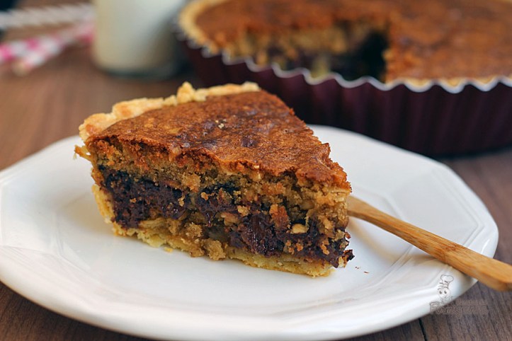 Casquinha de torta crocante com recheio de cookie de chocolate. Quer mais? Acrescente uma bola de sorvete ou uma dose de chantilly e seja feliz como nunca!