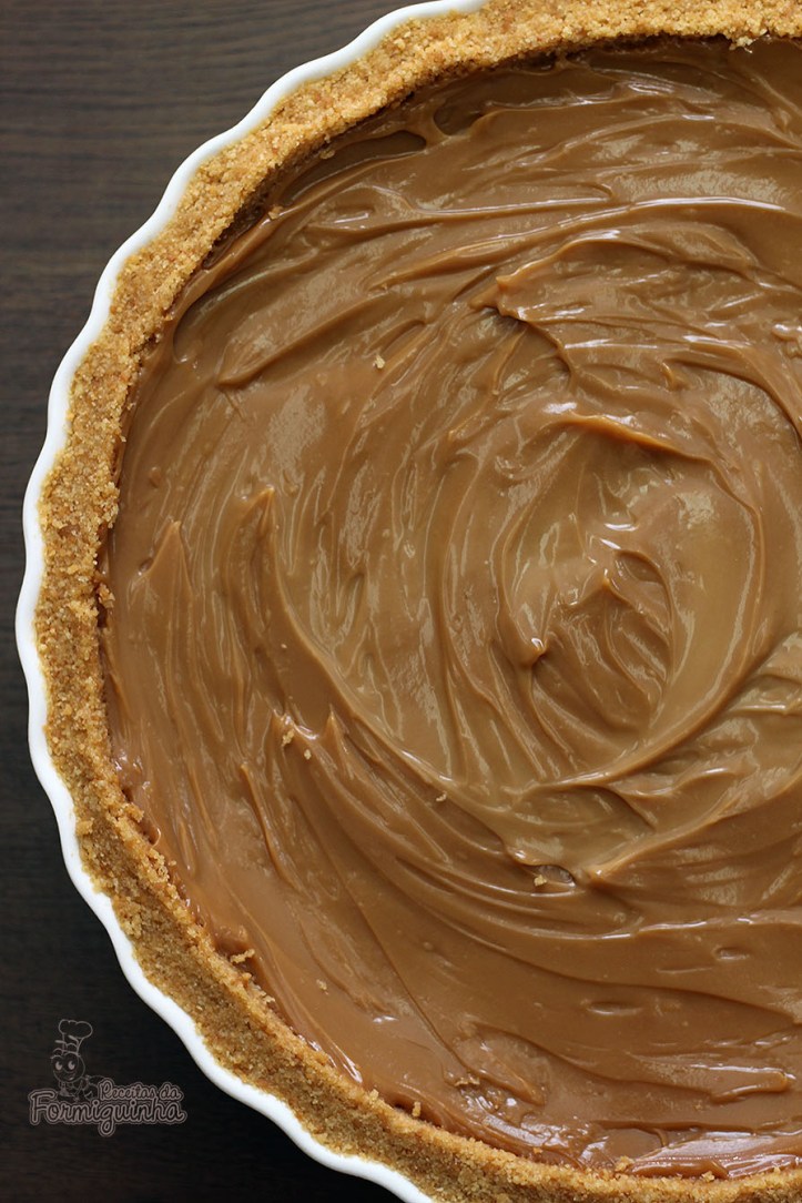 Banana + Doce de Leite + Chantilly = carinho! Banoffee Pie ou Torta de Banana com Doce de Leite vai te surpreender pela simplicidade e pelo sabor!!