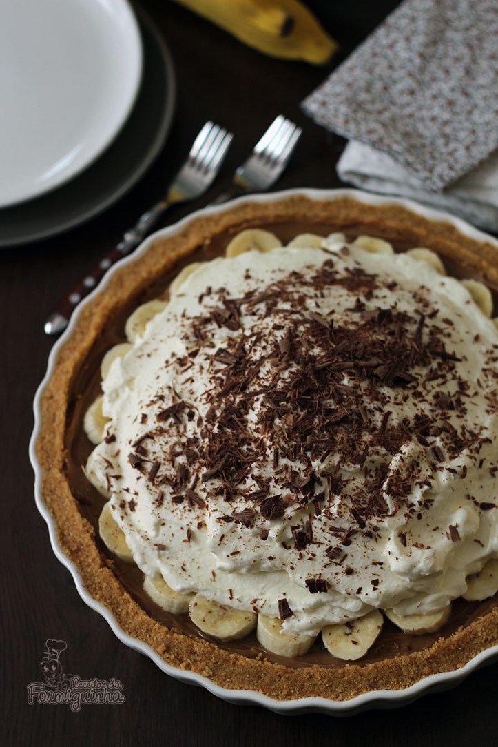 Banana + Doce de Leite + Chantilly = carinho! Banoffee Pie ou Torta de Banana com Doce de Leite vai te surpreender pela simplicidade e pelo sabor!!