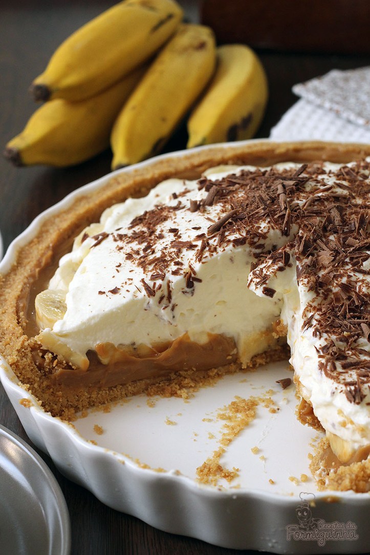 Banana + Doce de Leite + Chantilly = carinho! Banoffee Pie ou Torta de Banana com Doce de Leite vai te surpreender pela simplicidade e pelo sabor!!