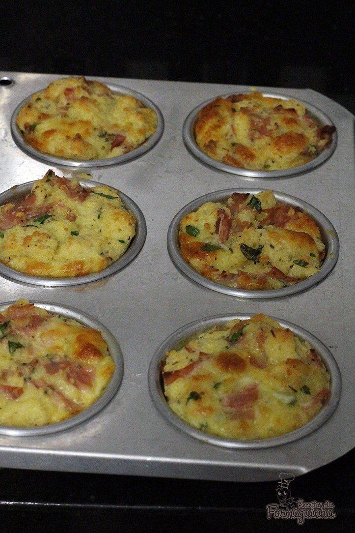 Muffin salgado feito com pão de forma! Simples, prático, rápido e incrivelmente delicioso!! Muffin Salgado de Pão de Forma....