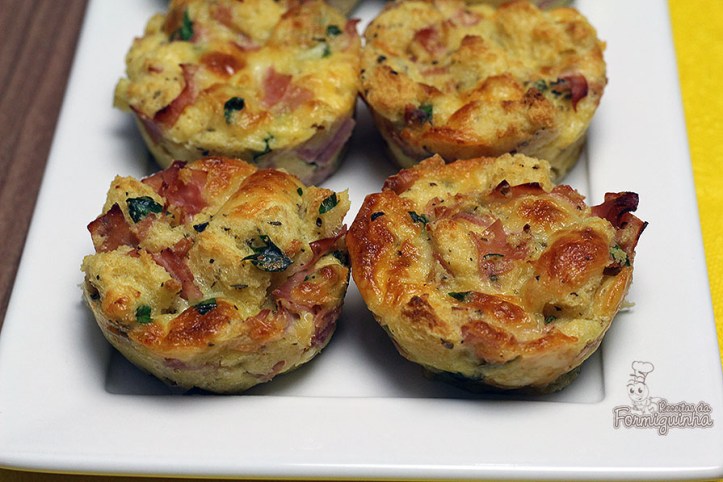 Muffin salgado feito com pão de forma! Simples, prático, rápido e incrivelmente delicioso!! Muffin Salgado de Pão de Forma....