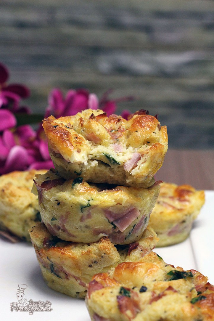 Muffin salgado feito com pão de forma! Simples, prático, rápido e incrivelmente delicioso!! Muffin Salgado de Pão de Forma....