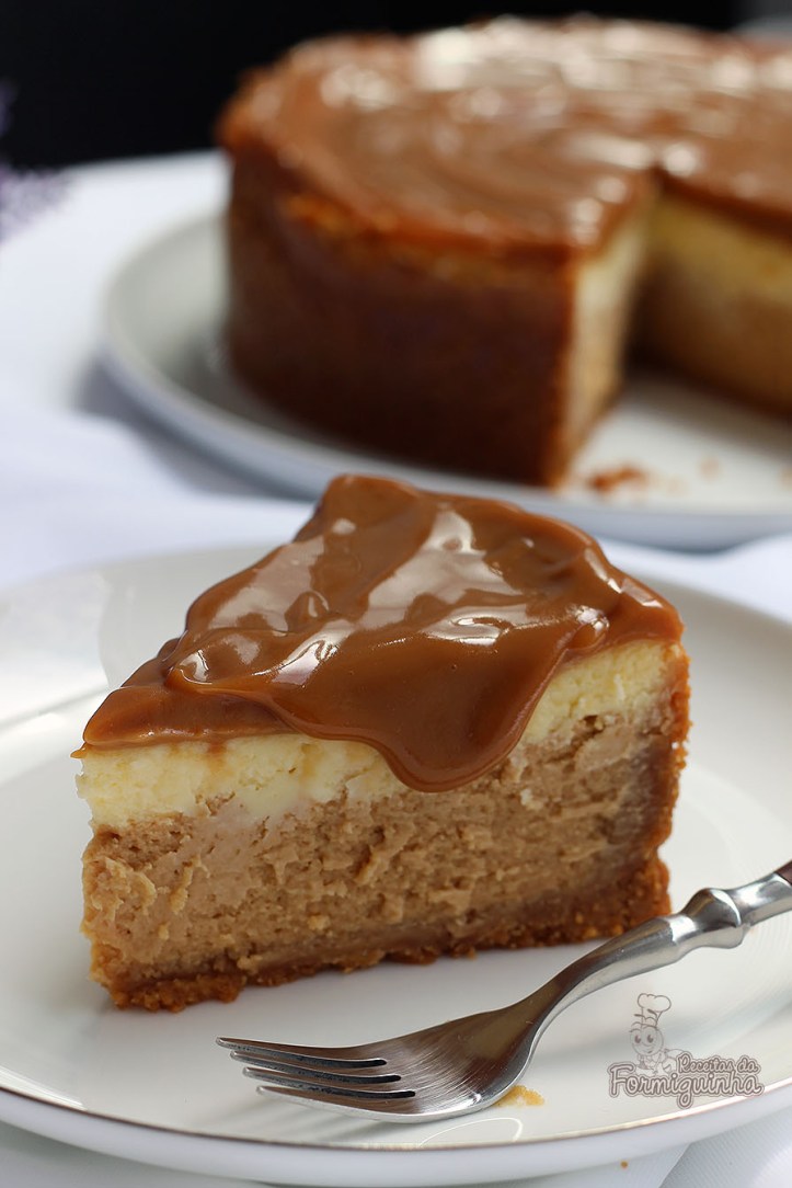 Incrível cheesecake de doce de leite em duas camadas! Vai resistir?