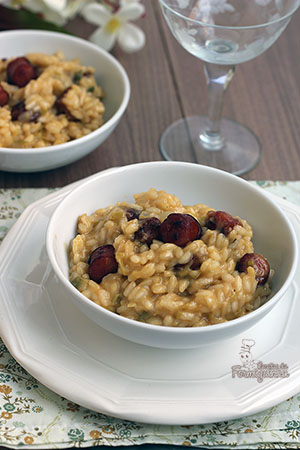 Combinação perfeita de uma deliciosa refeição para ser plenamente degustada com uma boa taça de vinho e uma ótima companhia. Aproveite esse Risoto de Alho Poró e Linguiça.