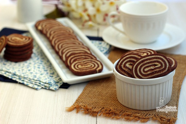 Lindos e crocantes esses biscoitos em esprial são perfeitos para acompanhar aquela bela xícara de café ou chá da tarde!