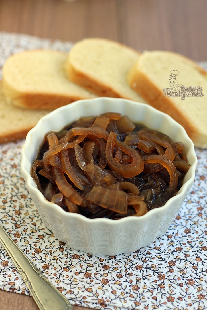 Incremente seus sanduíches com essa suculenta Cebola Caramelizada na Cerveja Preta. Fica incrível e deliciosa!!!